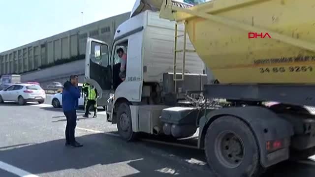 İstanbul- Tem Seyrantepe Mevkii'nde Kaza, Trafikte Aksamalar Yaşanıyor