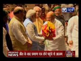 PM Narendra Modi at Parliamentary meet; warm welcome by Amit Shah