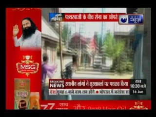 कश्मीर में जुमे की नमाज के बाद हुई पत्थरबाजी, लहराए गए आतंकी हाफिज सईद के पोस्टर