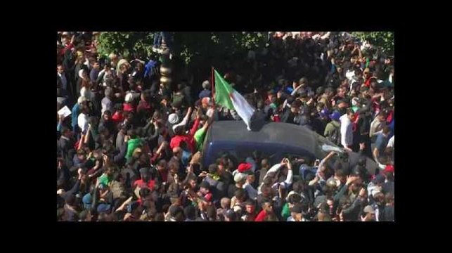 Manifestations en Algérie - Des milliers d'Algériens dans la rue à Alger