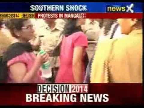 Black flags shown to Rahul Gandhi in Mangalore