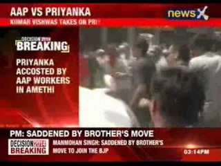 AAP leader Kumar Vishwas takes on Priyanka, says Priyanka is in panic mode