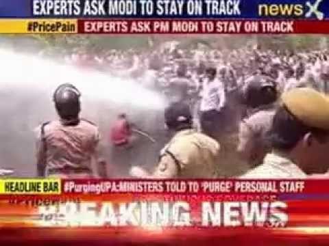 Congress leaders protest in Delhi against hike in railway fares