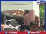अटल बिहारी वाजपेयी के अंतिम दर्शन के लिए उमड़ा जन सैलाब, धूप-गर्मी से बेहोश गया कार्यकर्ता