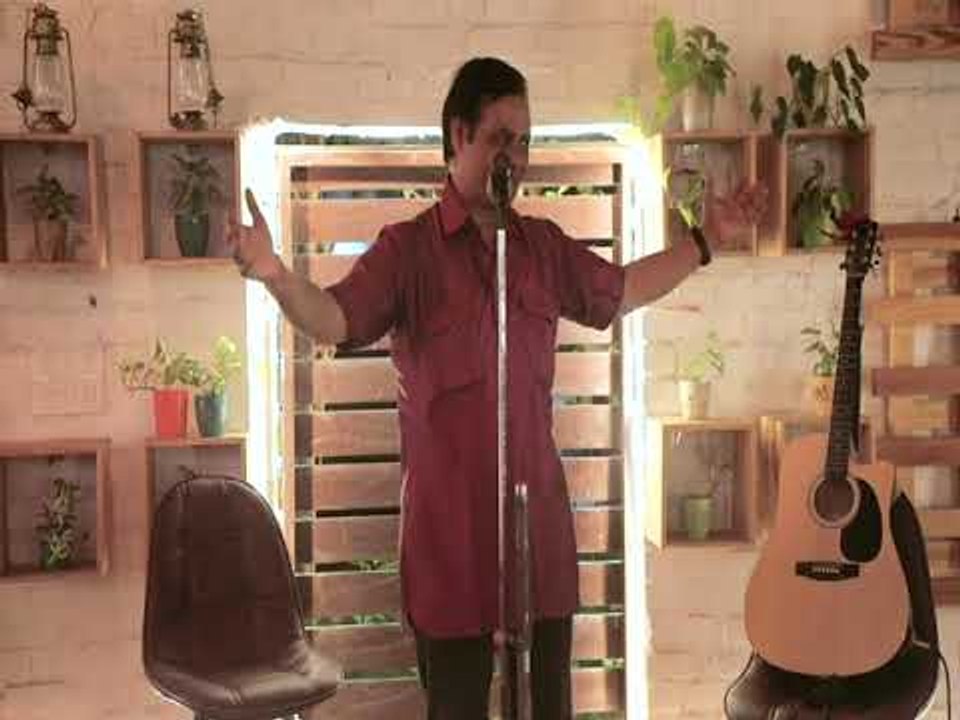 Heart Touching Hindi- Urdu Shayari: प्रीत के द्वार हर ख़ुशी मिल गई, जैसे सागर से कोई नदी मिल गई !!