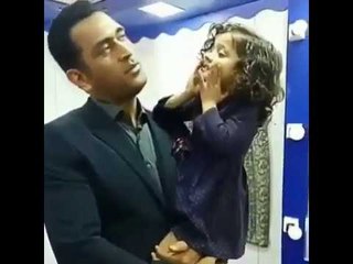 जीवा ने पापा महेंद्र सिंह धोनी से पूछा कहां रहते हो, माही बोले मैं बस में रहता हूं, मेरा घर नहीं है