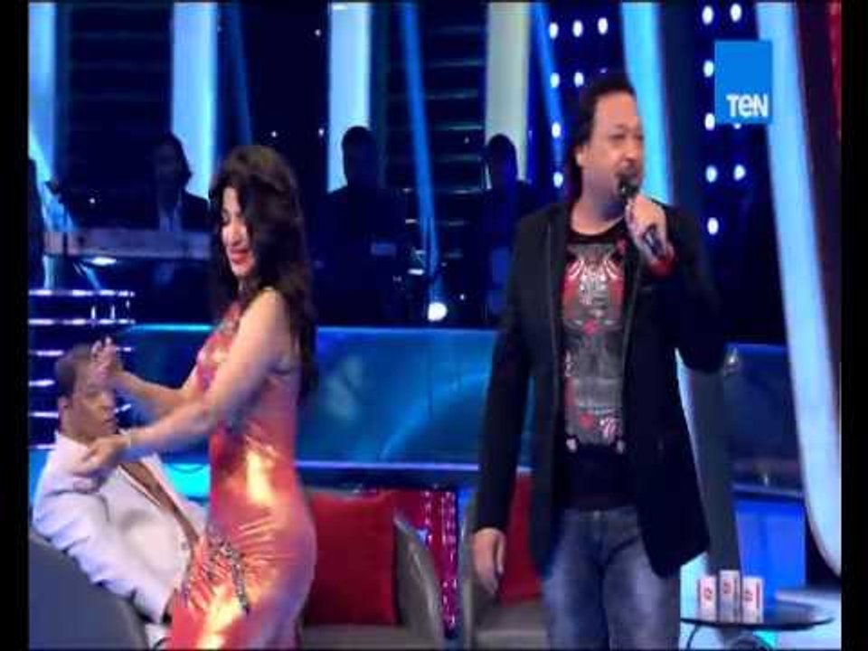 5 موووواه - النجم احمد العيسوى يهدى البرنامج أغنية حصرى " قلة فلوس " من فيلمه القادم