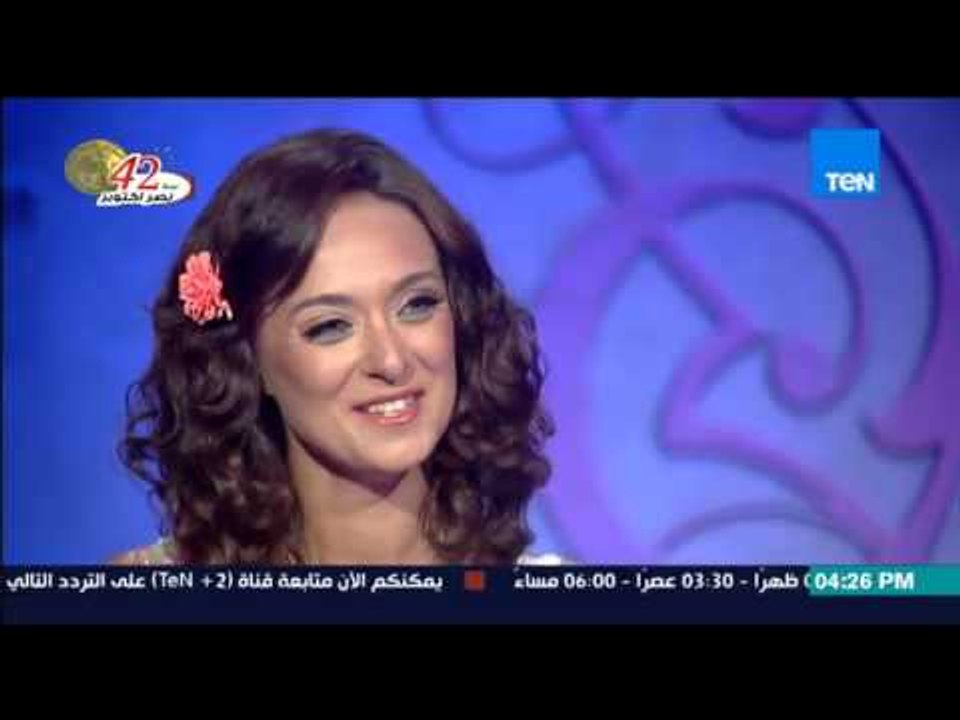 قمر 14 - الفنانة إنجي أبو زيد توضح علاقتها بالموضة والأزياء "لو الموضة شمال أنا يمين"