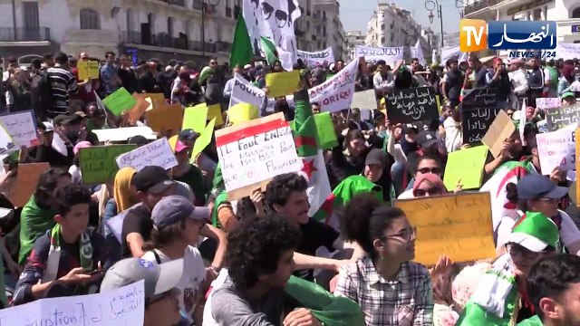 تعليم عالي: الطلبة يدشنون أول مسيرة في شهر رمضان ويتمسكون برحيل النظام