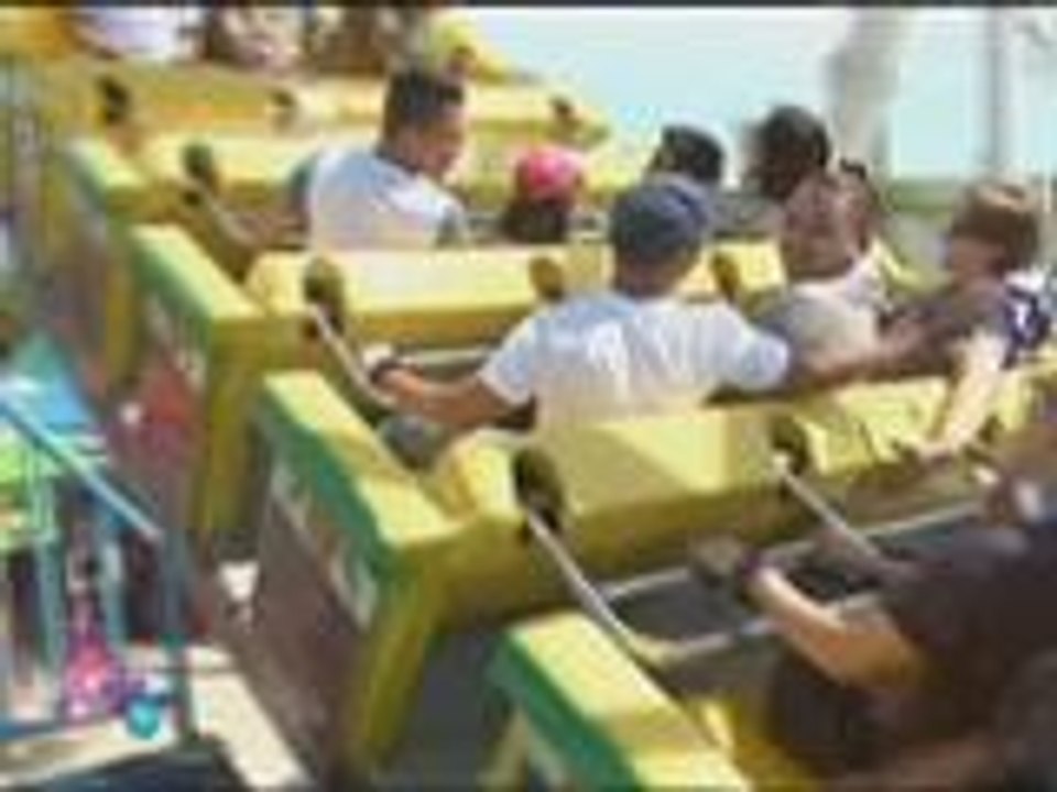 Kris joins Darla, Karla, Bimby and Carmela in her favorite Super Viking ride