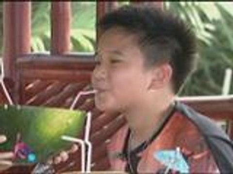 Bimby tastes his 4th fruit
