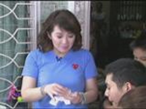 Kris encourages Bimby to eat balut