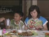 Kris tries Malabon's famous crispy pata