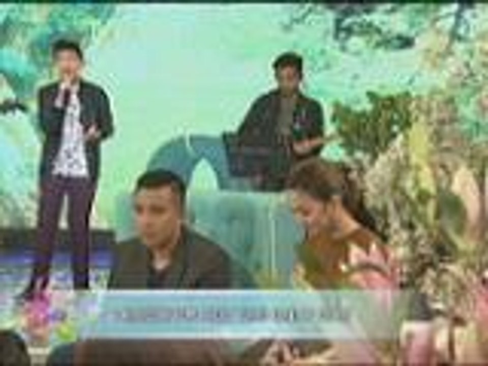 Darren sings "I'm Not The Only One"