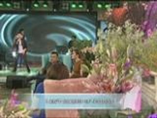 Darren sings "Black or White"