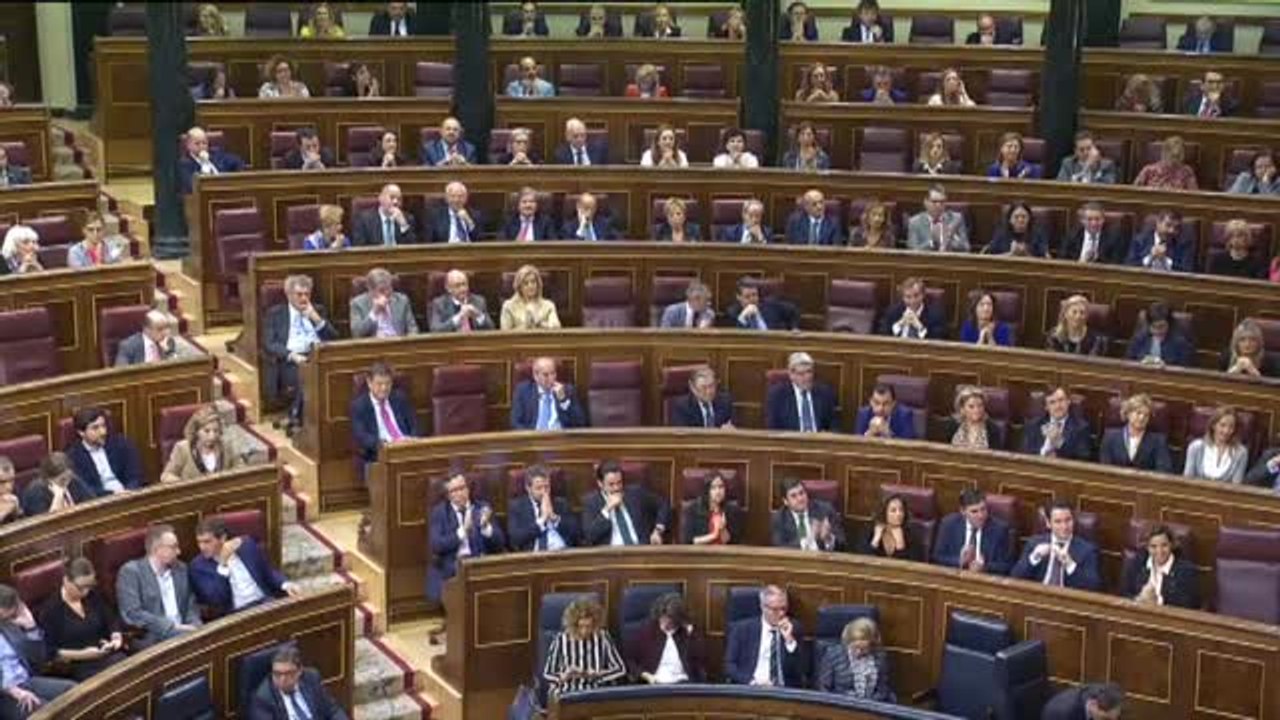 Sánchez inicia con Casado la ronda de contactos para la investidura