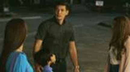 Ryan, binigyan si Chloe ng bulaklak