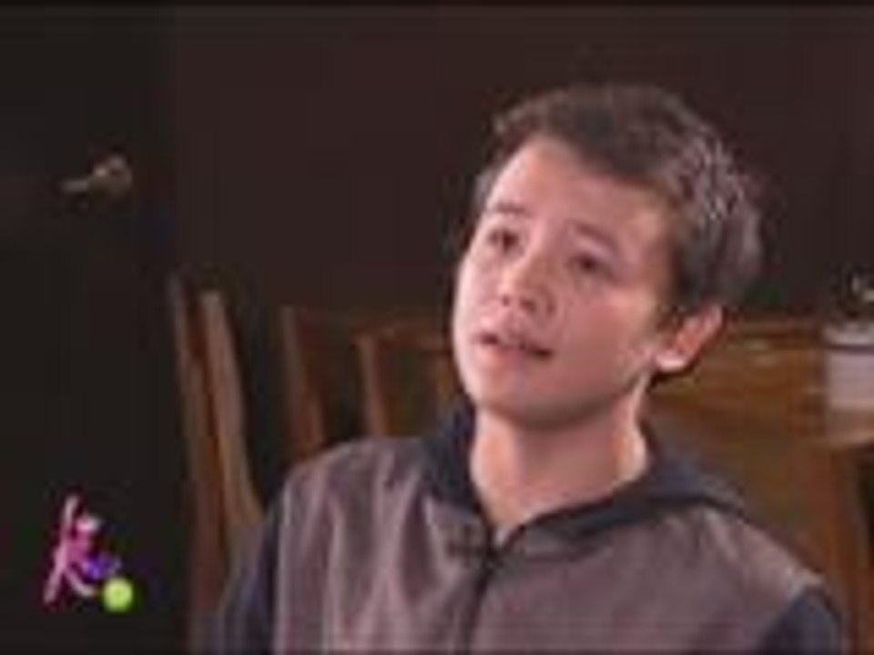 JK sings "Kahit Maputi Na Ang Buhok Ko"