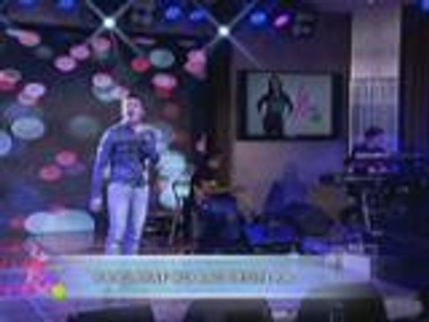 Erik kinanta ang theme song nila ni Angeline na Pangarap Ko Ay Ibigin Ka