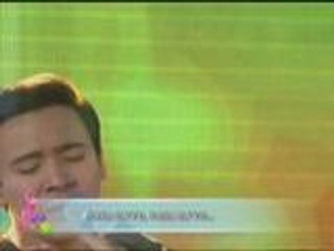 Erik serenades with Kung Akin Ang Mundo