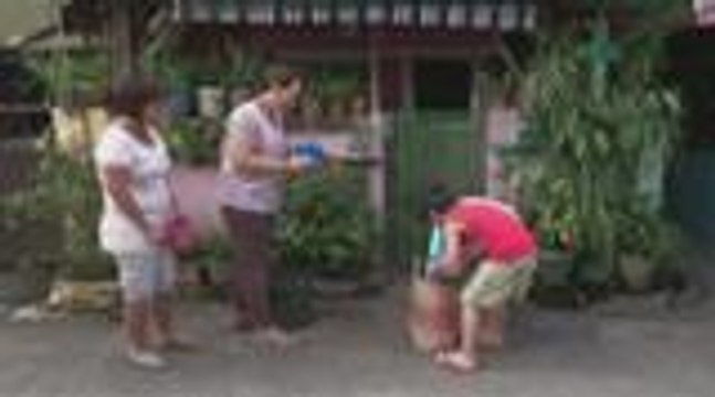 Ningning and Macmac helps Tatay Dondon in selling Daing Cue