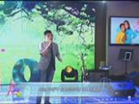 Darren, madamdaming umawit ng Ikaw