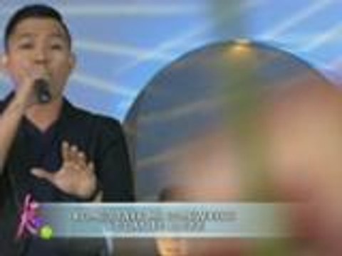 Thor sings Taylor Swift's 'Love Story'