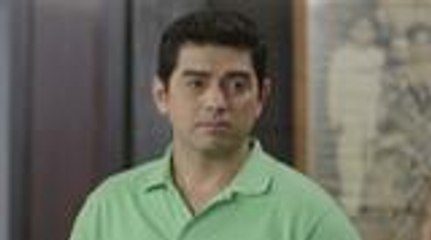 Eduardo, dresses up for Amor