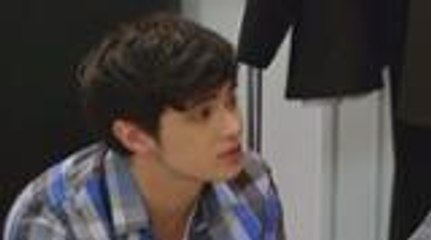 Clark arrives to comfort Leah