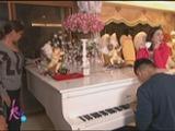 Marlo showcases his piano skills