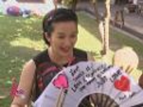 Kris and Pokwang's fan paintings made in Chiang Mai