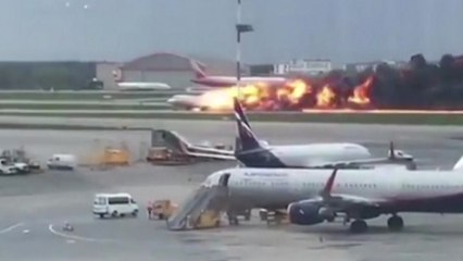 러 여객기 화염 속 비상착륙...41명 사망 / YTN