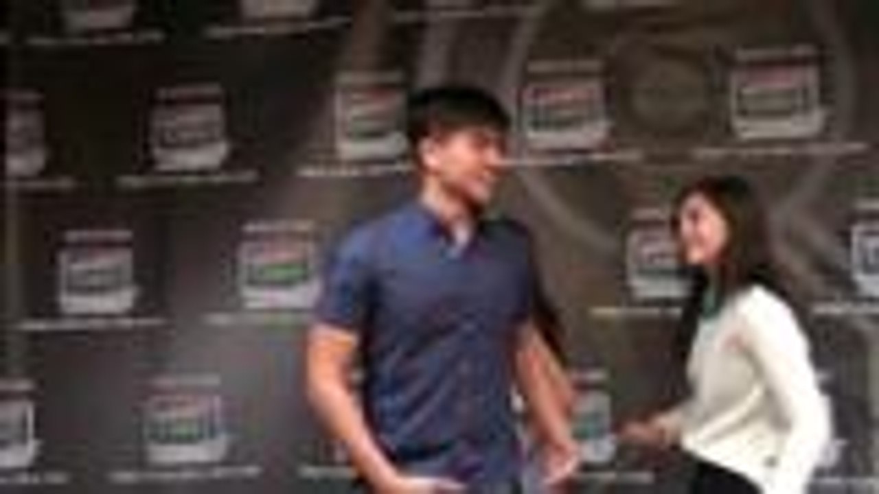 Manolo Pedrosa  lip syncs Mark Ronson ft. Bruno...