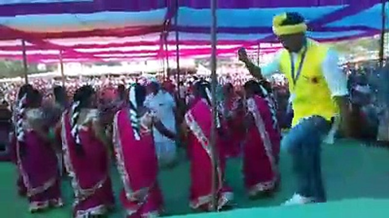 आदिवासी दिवस पर बहुत ही अच्छा रंगारंग कार्यक्रम की प्रस्तुति