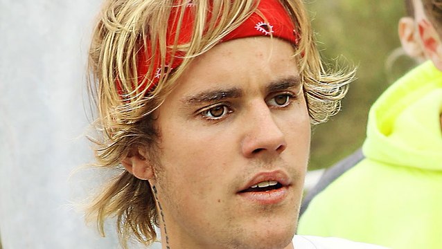 Justin Bieber Angers Fans For Defending Chris Brown & Comparing Him To Tupac