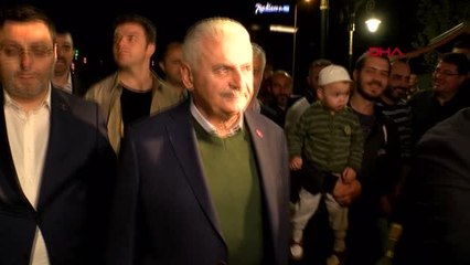 Binali Yıldırım Teravi Namazı İçin Camiye Geldi