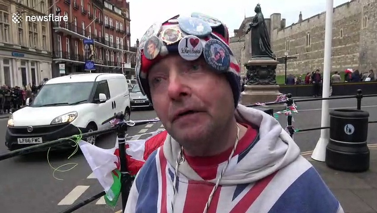 ‘God bless America! And God save the Queen!’ Town crier announces royal baby in Windsor