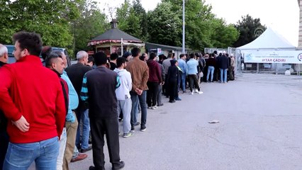 Selimiye'nin gölgesinde iftar bereketi - EDİRNE