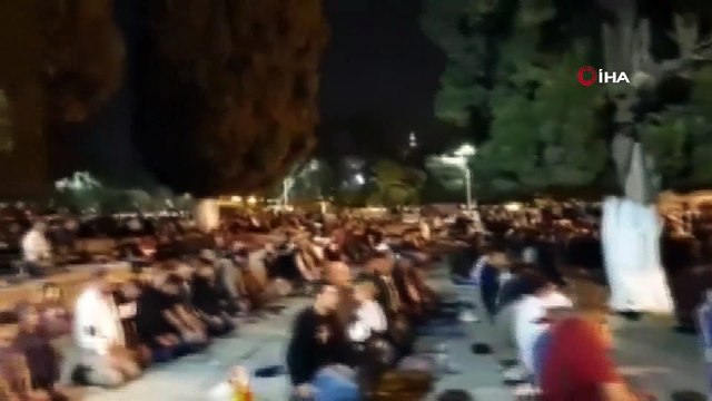- Kudüs'te Ramazan'ın ilk günü- Binlerce Müslüman, Mescid-i Aksa’da teravih namazı kıldı