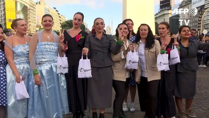 Cem ‘Evitas’ homenageiam Eva Perón