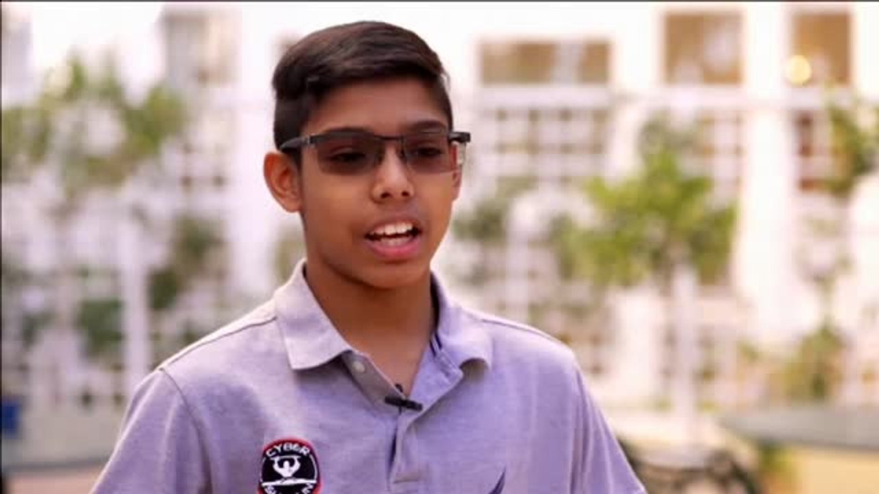 Un adolescente recorre el mundo alertando sobre...