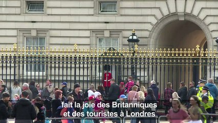 Bébé royal: réactions à Buckingham Palace