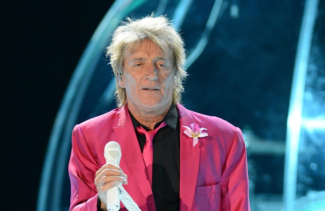 Rod Stewart only tours by private jet