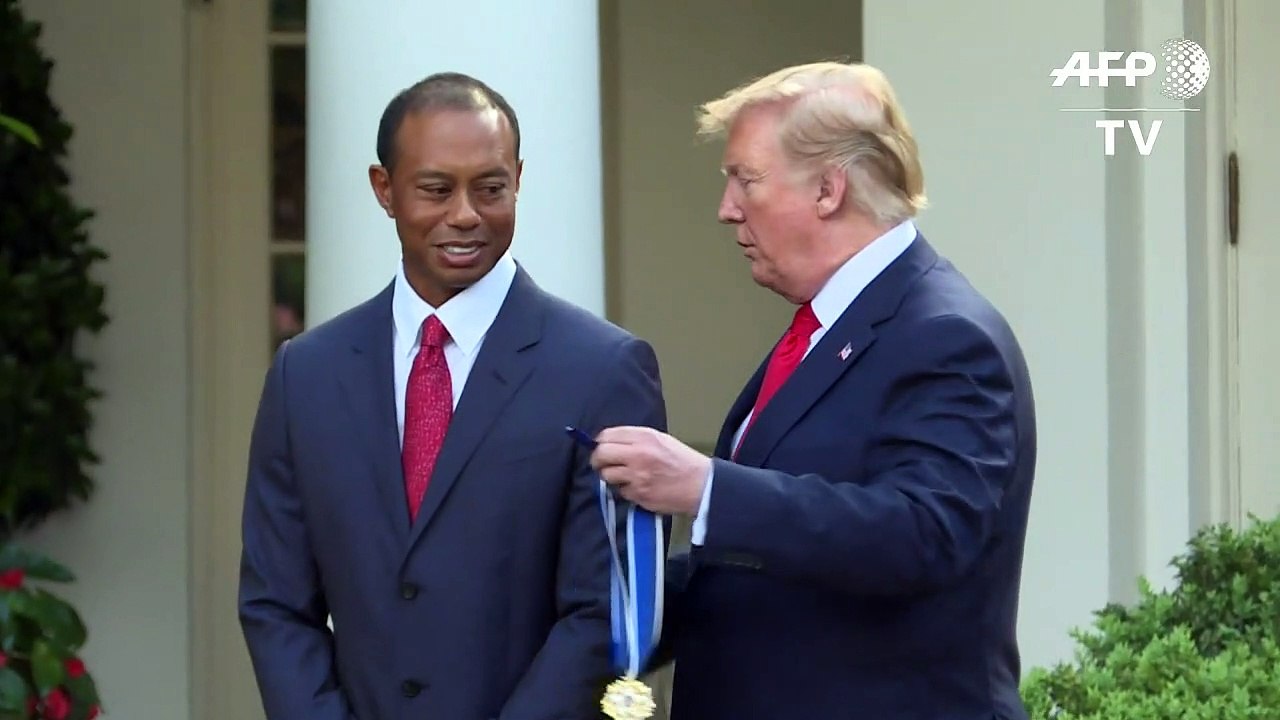 Tiger Woods recibe la “medalla de la Libertad” de manos de Trump