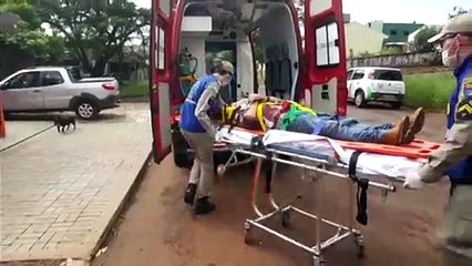 Homem tem ferimento na cabeça após queda