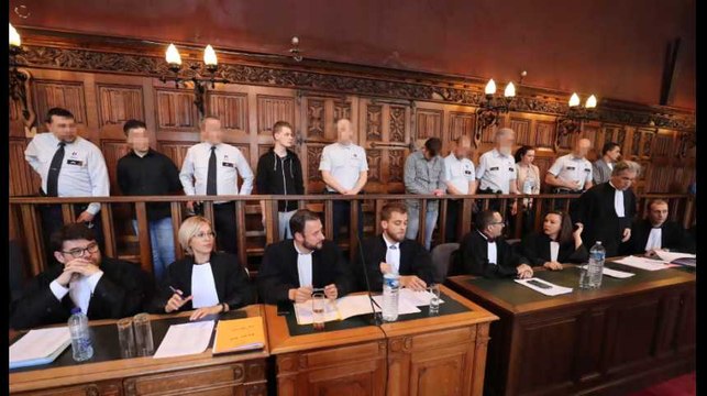 Procès des bourreaux de Valentin: un jeune homme a tenté de rentrer dans la salle d’audience avec un couteau!