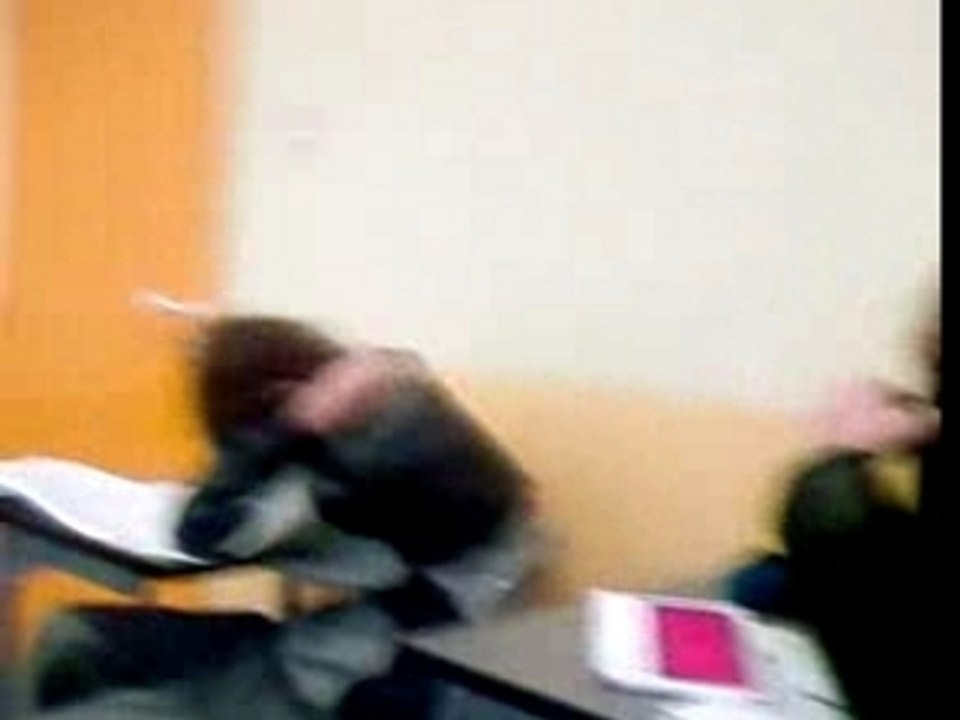 pascal travaille pas en cour