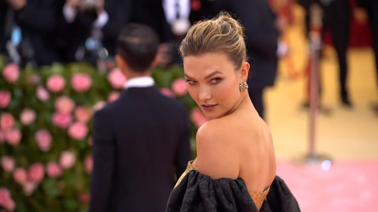 Right Now: Karlie Kloss Met Gala Red Carpet 2019
