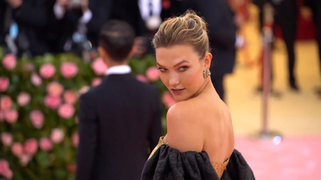 Right Now: Karlie Kloss Met Gala Red Carpet 2019