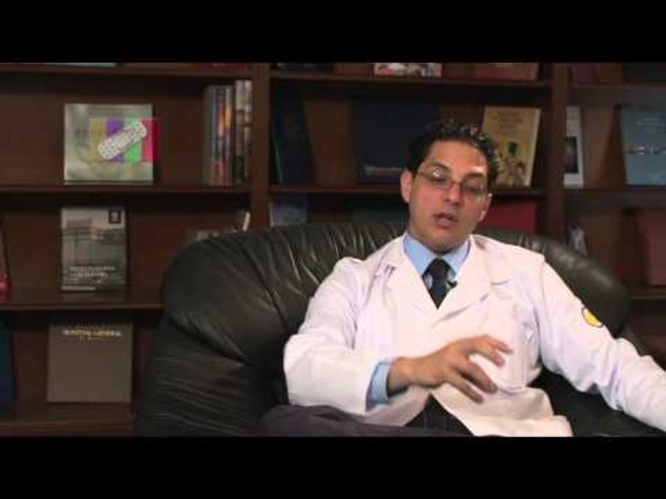 ¿Qué debería hacer si pienso que mi bebé está teniendo una reacción alérgica a un alimento?